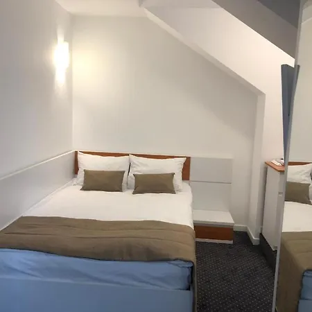 Bed & Breakfast Pensiunea Piscul Cainelui Sinaia